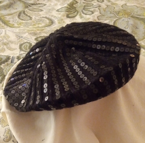 Calvin Klein Black Knit Beret Hat - Picture 3 of 12